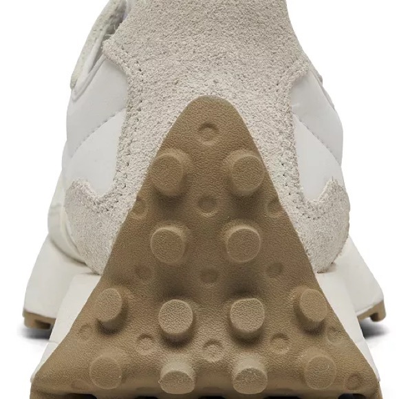 New Balance 327 Fashion Sneakers in gray & sea salt size 8M/ 9.5W - Picture 4 of 9